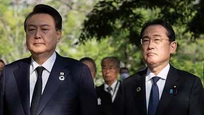 2023年5月21日,日本首相岸田文雄與韓國總統尹錫悅在廣島碰面。(美聯社)