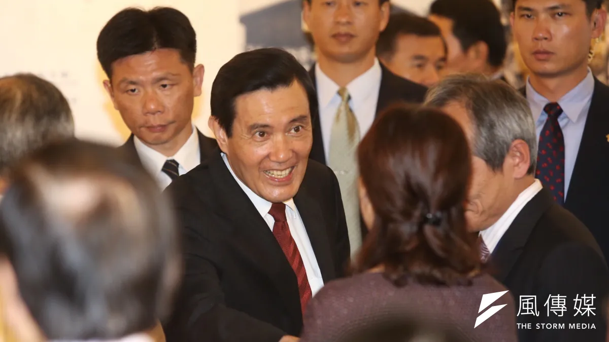 總統馬英九出席「烽火浮生錄:抗戰勝利七十週年的另一頁歷史照片巡迴展」及「抗戰勝力暨臺灣光復七十週年-蔣渭水先生紀念展」(林韶安攝)