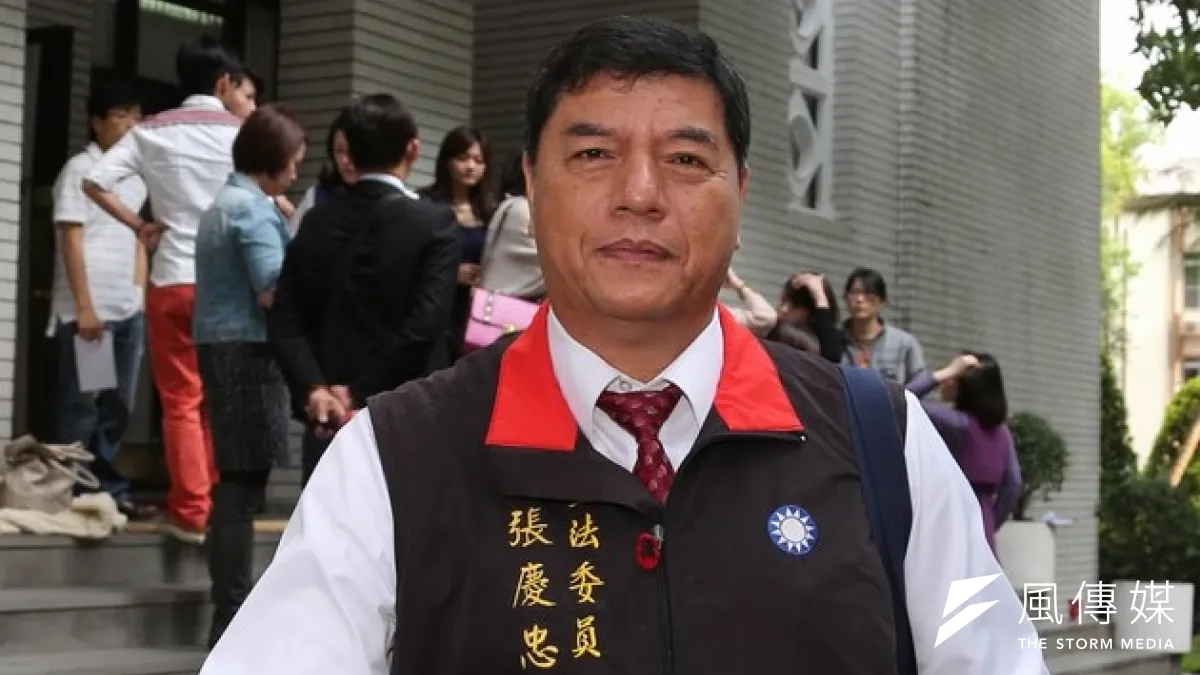 國民黨立委張慶忠說,「相信學生都很善良,不會對立委動手」。(余志偉攝)