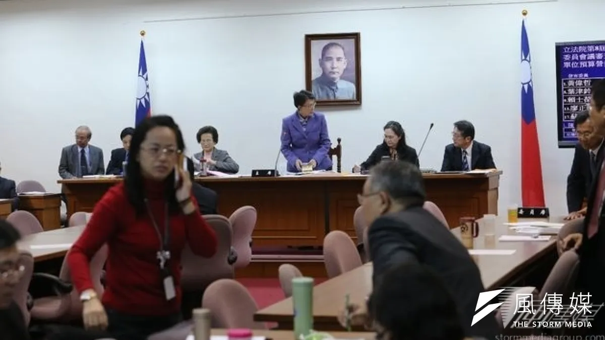 行政院舉行臨時院會提出總辭案,立法院多個排定的委員會都停開。(吳逸驊攝)