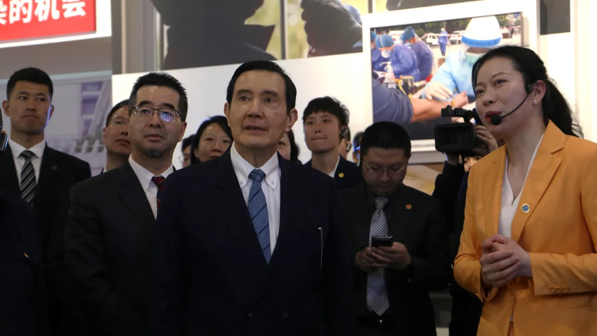 前總統馬英九3月30日參訪武漢抗疫展,有如為飽受批評質疑的中國防疫背書。(馬英九辦公室提供)