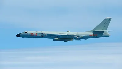 空軍司令部稍早發布訊息,證實今(20)日再有共機擾台,除侵擾我防空識別區西南角,更有共機挺進我東南防空識別區。圖為轟-6轟炸機。(資料照,美聯社)