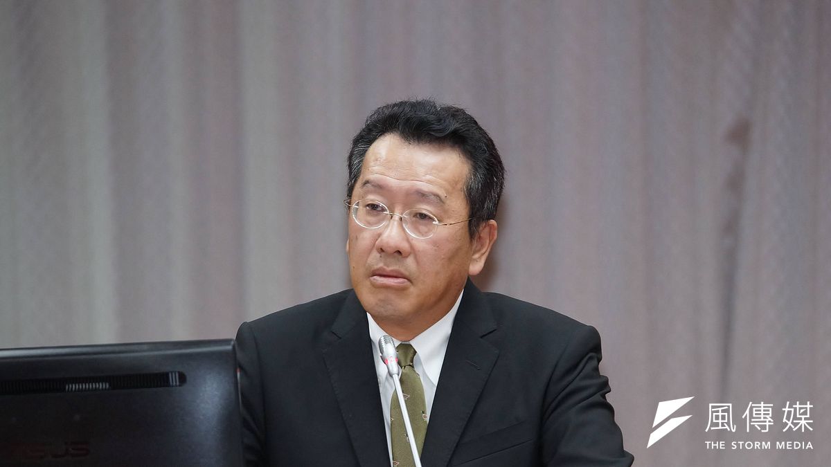 金管會預告鬆綁「張綱維條款」,金管會主委顧立雄出席記者會辯護。(資料照片,盧逸峰攝) 金管會預告鬆綁「張綱維條款」,金管會主委顧立雄出席記者會辯護。(資料照片,盧逸峰攝)