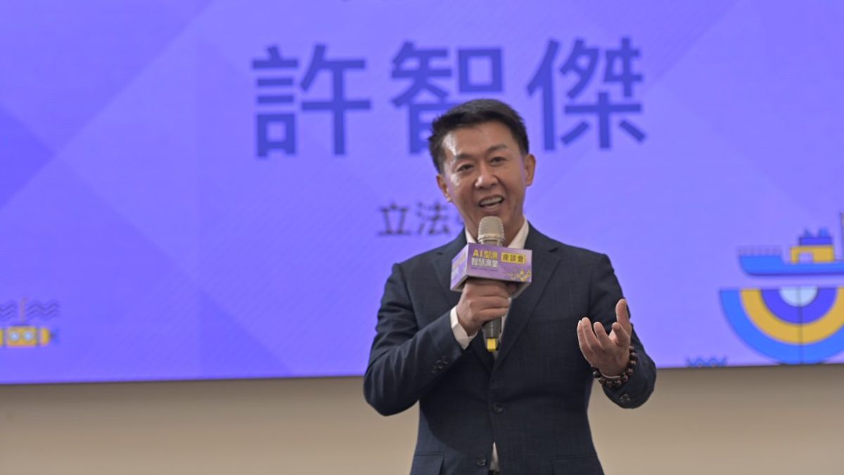 許智傑登記高雄市長初選 跨派系議員北上相挺 吳怡農也現身支持