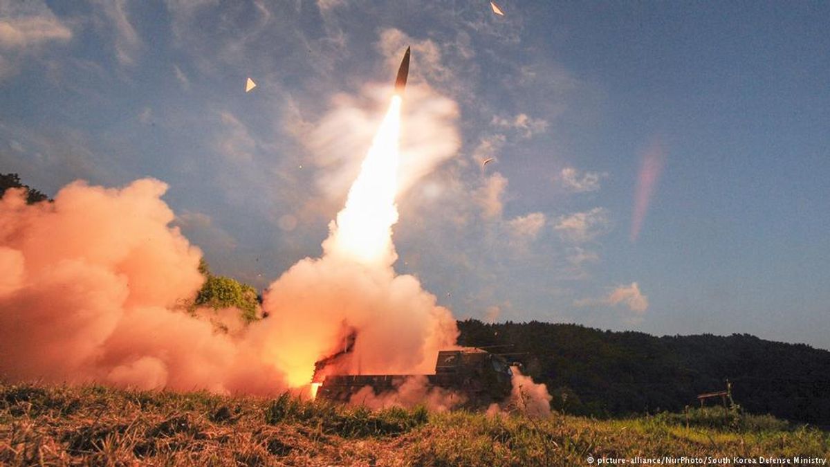 「金日成曾經發過『要在美國丟下核彈』的豪語,北韓開發核武的目標從一開始就不只是針對南韓軍和駐韓美軍而已,北韓知道如果不擊垮美國,要打贏第二次韓戰和赤化整個半島根本是痴人說夢話。」(示意圖,德國之聲) 「金日成曾經發過『要在美國丟下核彈』的豪語,北韓開發核武的目標從一開始就不只是針對南韓軍和駐韓美軍而已,北韓知道如果不擊垮美國,要打贏第二次韓戰和赤化整個半島根本是痴人說夢話。」(示意圖,德國之聲)