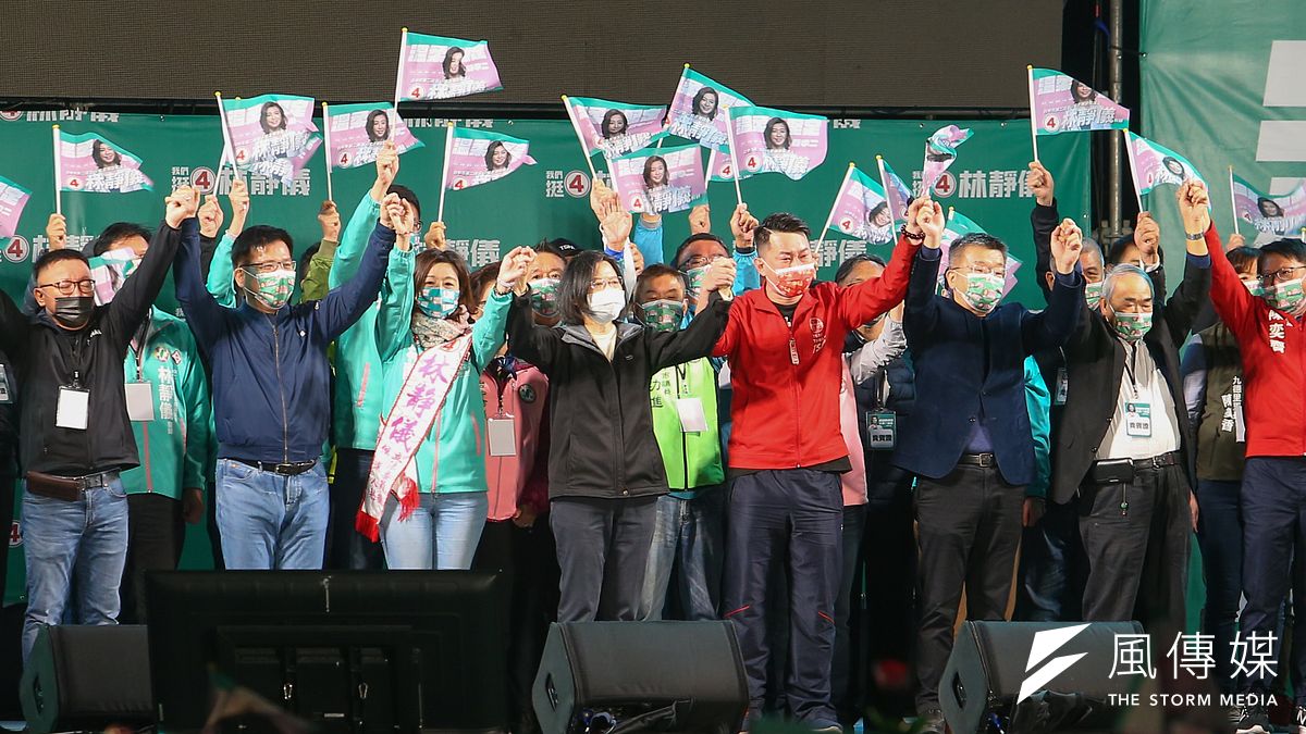 台中第2選區立委補選與台北市中正萬華立委罷免案結果出爐,總統蔡英文(見圖)謝謝所有出來投票的民眾,為台灣的民主盡一份心力。圖為民進黨台中第2選區立委補選選前之夜活動。(資料照,顏麟宇攝) 台中第2選區立委補選與台北市中正萬華立委罷免案結果出爐,總統蔡英文(見圖)謝謝所有出來投票的民眾,為台灣的民主盡一份心力。圖為民進黨台中第2選區立委補選選前之夜活動。(資料照,顏麟宇攝)