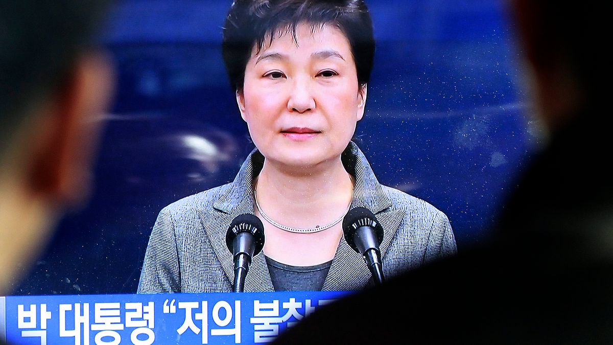 朴槿惠11月29日在青瓦台第三度道歉。(美聯社) 朴槿惠11月29日在青瓦台第三度道歉。(美聯社)