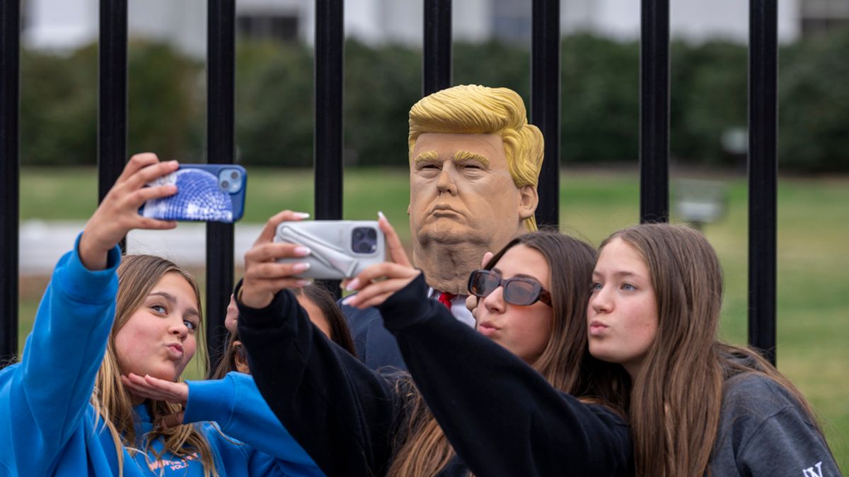 若美國教育部解散,目前由聯邦政府提供的學貸計畫,可能會改由各州政府或私人金融機構接管,導致利率與還款條件變動,甚至可能增加學生的負擔。(AP) 若美國教育部解散,目前由聯邦政府提供的學貸計畫,可能會改由各州政府或私人金融機構接管,導致利率與還款條件變動,甚至可能增加學生的負擔。(AP)