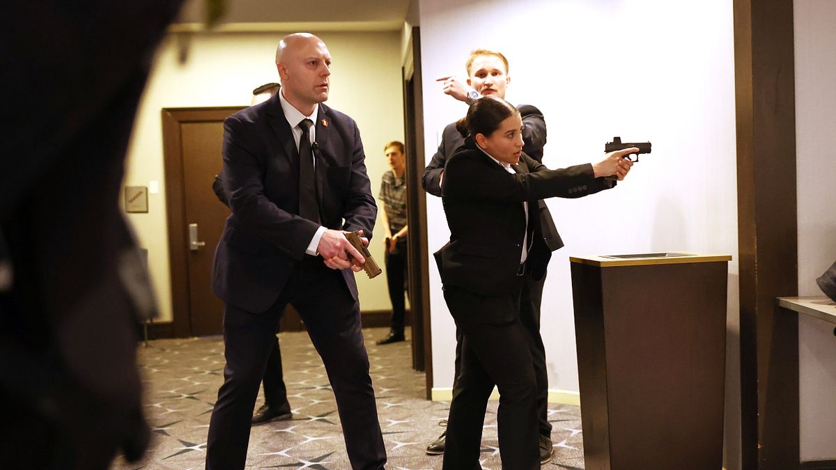 川普又遇暗殺!與白宮記者晚宴竟傳槍響,美國總統與第一夫人緊急撤離