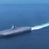 中国本土の航空母艦「福建」。(映像スクリーンショット) 中国本土の航空母艦「福建」。(映像スクリーンショット)