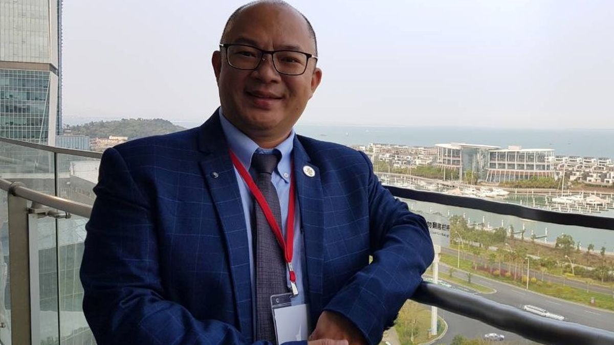 高雄市議員蔡武宏認為,丁允恭顯然已觸犯利用權勢性交罪,請辭下台仍不能脫免刑責,建議檢警著手偵辦。 (圖/翻攝蔡武宏臉書) 高雄市議員蔡武宏認為,丁允恭顯然已觸犯利用權勢性交罪,請辭下台仍不能脫免刑責,建議檢警著手偵辦。 (圖/翻攝蔡武宏臉書)