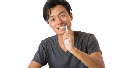擁有一口亮白的牙齒是不少現代人對於外貌的追求之一。(示意圖/取自pakutaso)