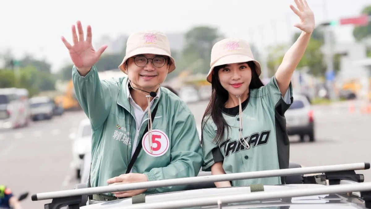高雄市長候選人賴瑞隆與民進黨高雄市黨部主委、立委黃捷會合,啟動「隆捲風車隊」,穿梭高雄大街小巷,向沿途市民問候,也向每一位為高雄發展付出的市民表達敬意。(圖/賴瑞隆競選總部提供)