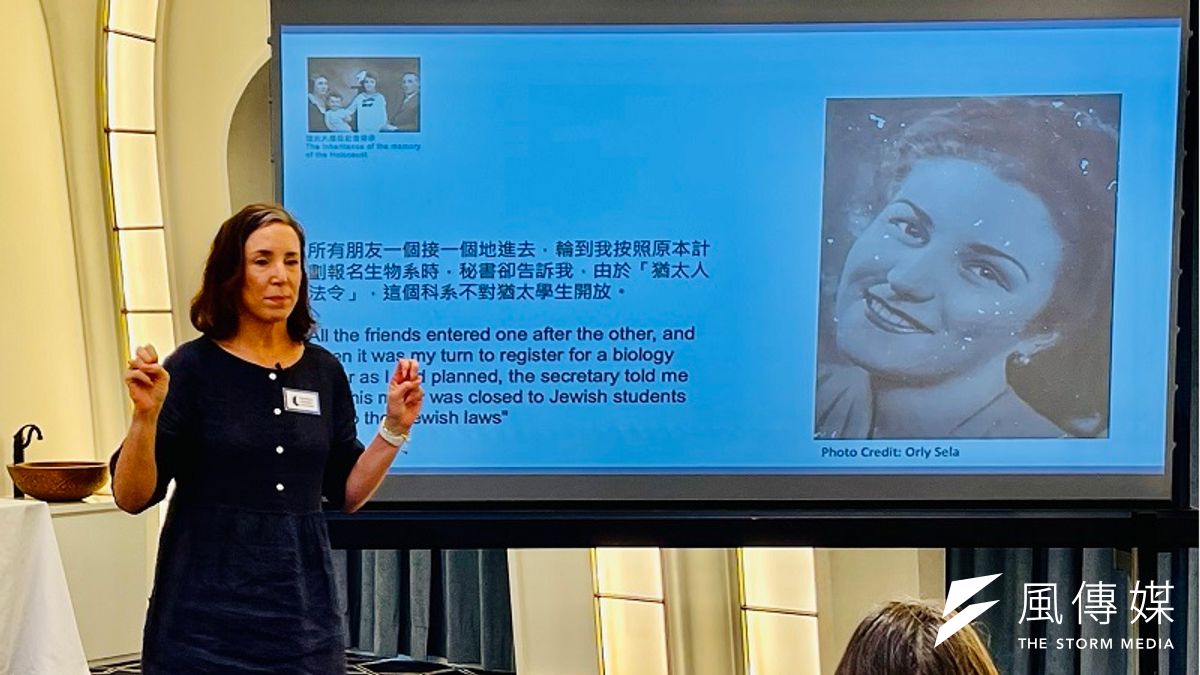 以色列記憶傳承大使Orly Sela訴說祖母在集中營的悲慘遭遇。(謝錦芳攝) 以色列記憶傳承大使Orly Sela訴說祖母在集中營的悲慘遭遇。(謝錦芳攝)