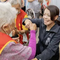 新竹市10月1日起將敬老卡、愛心卡每月點數由800點提高至1200點,高雄市、新竹縣與台中市的敬老卡福利也同步調整。(新竹市政府提供) 新竹市10月1日起將敬老卡、愛心卡每月點數由800點提高至1200點,高雄市、新竹縣與台中市的敬老卡福利也同步調整。(新竹市政府提供)