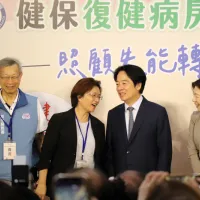 總統賴清德(右二)近日赴彰化出席活動時,彰化縣長王惠美(左三)也陪同,引起藍營支持者不滿。(資料照,中央社) 總統賴清德(右二)近日赴彰化出席活動時,彰化縣長王惠美(左三)也陪同,引起藍營支持者不滿。(資料照,中央社)