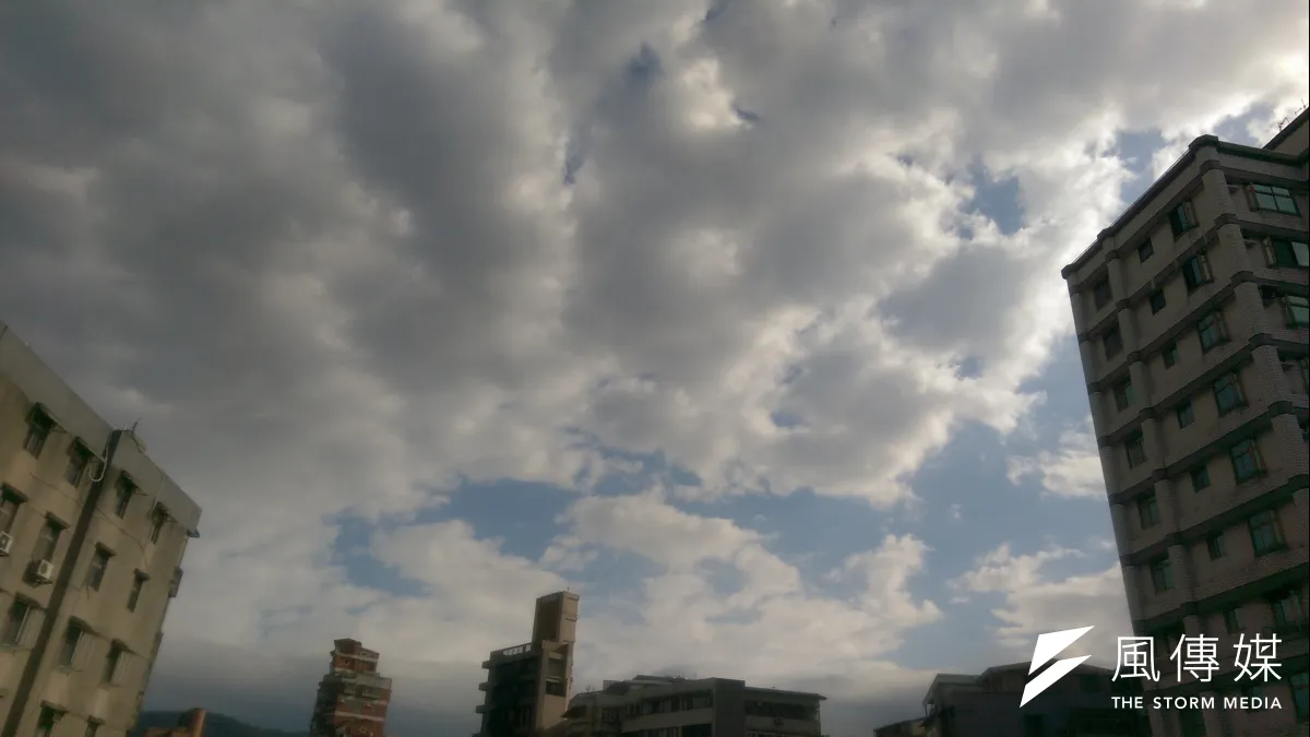 今(4)日全台各地雲量增多,東半部迎風面區域降雨提高。(資料照,風傳媒)