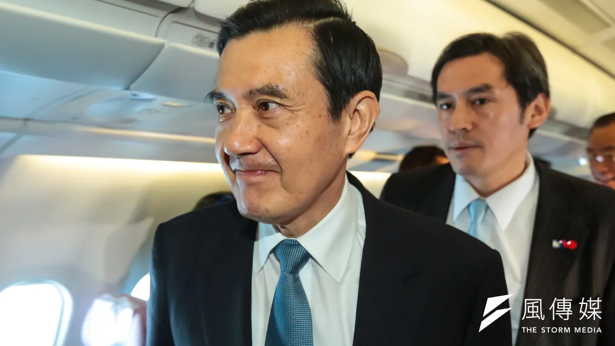 馬英九總統於「馬習會」出訪專機上與媒體會面。(顏麟宇攝)
