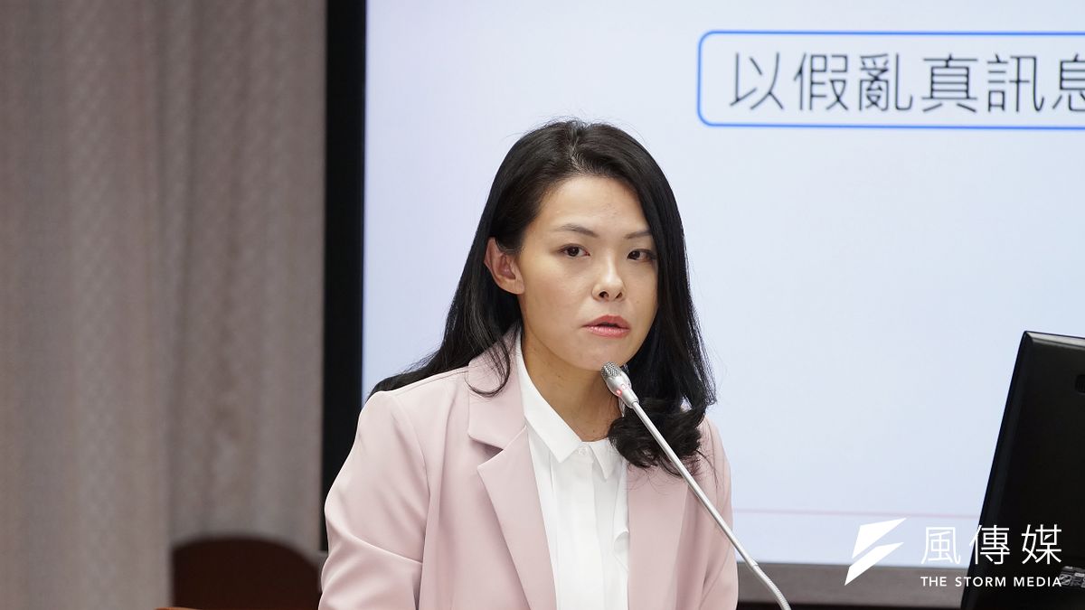 身為大數據專家的民眾黨立委高虹安(見圖)認為,總統府的郵件伺服器可能已經被駭客看光,不然就是有府內的內部人員提供駭客帳號密碼。(資料照,盧逸峰攝) 身為大數據專家的民眾黨立委高虹安(見圖)認為,總統府的郵件伺服器可能已經被駭客看光,不然就是有府內的內部人員提供駭客帳號密碼。(資料照,盧逸峰攝)