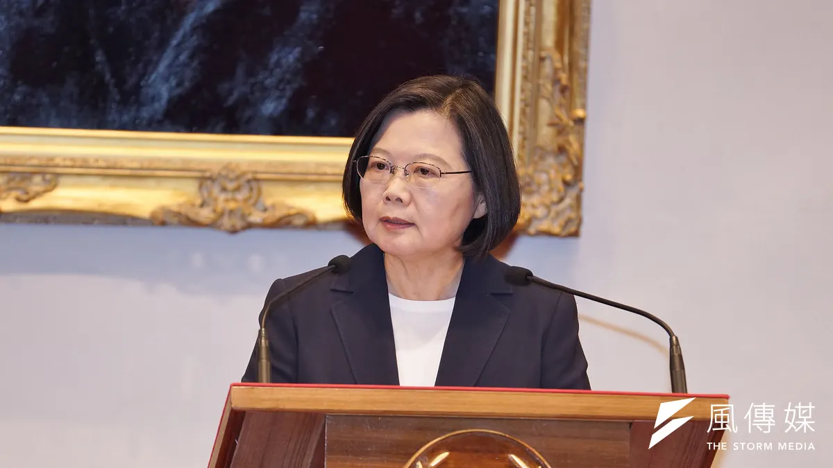 總統蔡英文(見圖)在倫敦政經學院(LSE)的博士論文真假受到質疑,可疑之處包含其論文不准他人「引用」,爭議不斷。(資料照,盧逸峰攝) 總統蔡英文(見圖)在倫敦政經學院(LSE)的博士論文真假受到質疑,可疑之處包含其論文不准他人「引用」,爭議不斷。(資料照,盧逸峰攝)