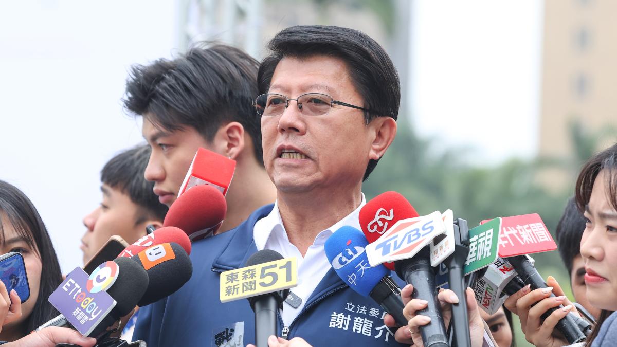 雅方千金喊「大陸」被出征!謝龍介揪團吃香菜冰棒力挺 一句話開轟青鳥