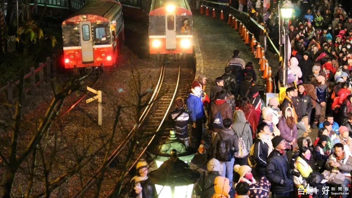 迎2017第一道曙光 阿里山鐵路16日開放訂票