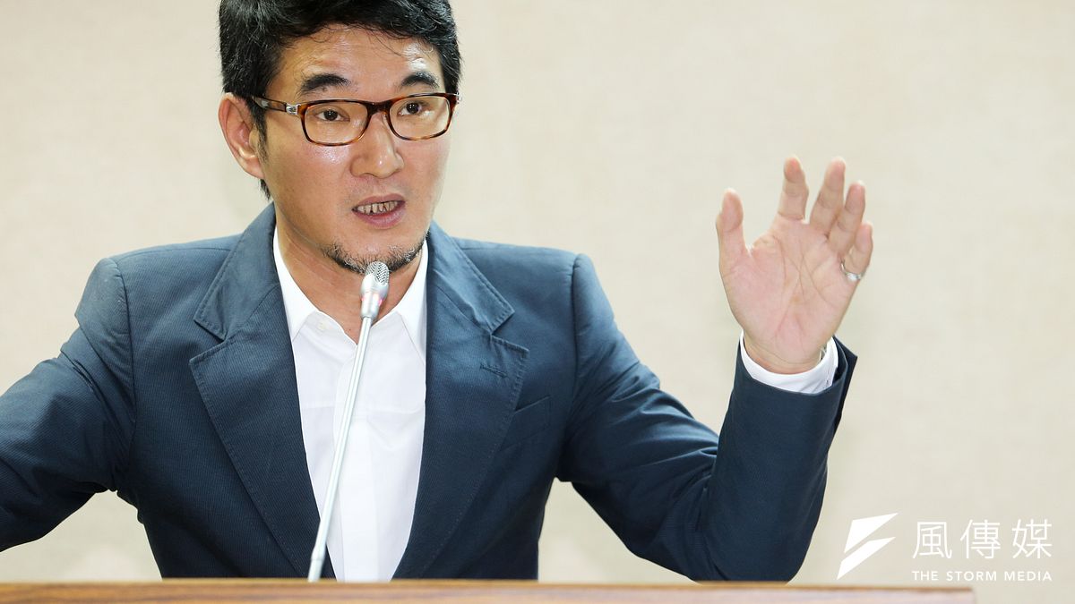 民進黨立委劉建國情事精采,不過,這一回,李婉鈺說嫁定了。(陳明仁攝) 民進黨立委劉建國情事精采,不過,這一回,李婉鈺說嫁定了。(陳明仁攝)