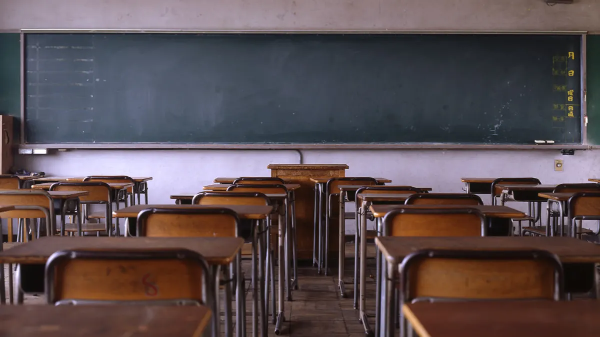 新的 111 大學招考制度,同時採計了學科能力測驗、分科測驗的成績,也意味著若在 1 月底的學測表現失常,更難在 7 月僅僅靠著分科測驗翻身。(naosuke ii@flickr)