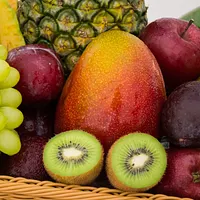 バンレイシは栄養価が非常に高く、香りがよくジューシーで、多くの台湾人に好まれるフルーツであるが、多くの外国人は試すことを恐れる。(イメージ画像/unsplashより) バンレイシは栄養価が非常に高く、香りがよくジューシーで、多くの台湾人に好まれるフルーツであるが、多くの外国人は試すことを恐れる。(イメージ画像/unsplashより)