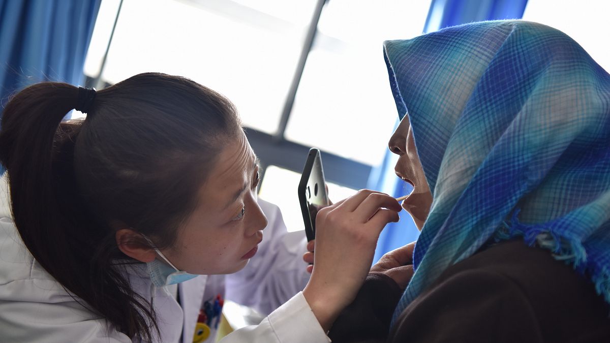 藥師坦言,其實有許多先天性的疾病、免疫疾病,只能壓制根本無藥可醫。(示意圖,資料照/新華社) 藥師坦言,其實有許多先天性的疾病、免疫疾病,只能壓制根本無藥可醫。(示意圖,資料照/新華社)