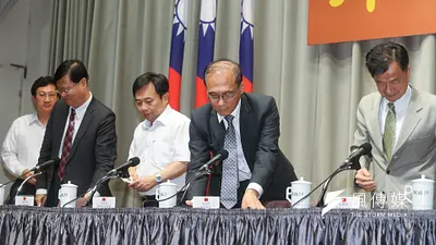 兆豐案「炸傷」不少人。圖為林全率首長針對「兆豐案」召開記者會.(資料照片,陳明仁攝)