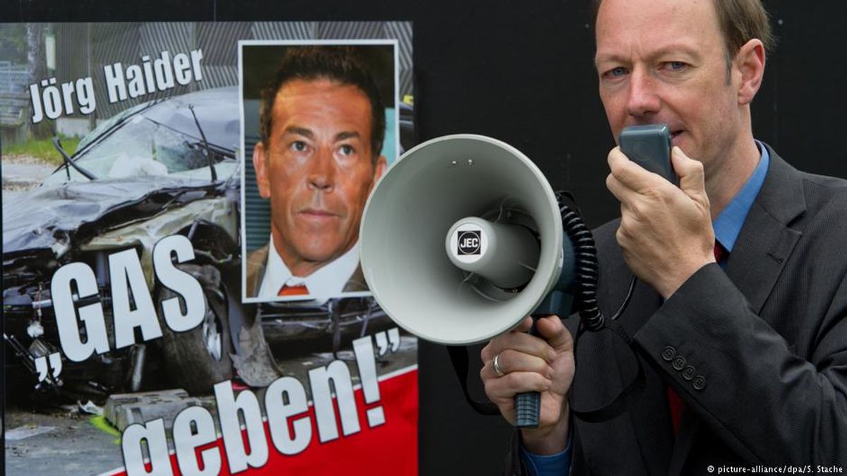 它給自己取了個簡單的名字就叫「黨」(Die Partei),但它不僅諷刺德國政客,而且還肩負著一項政治使命,例如諷刺選項黨。「黨」的成員都是些什麼人? 他們的目的是什麼呢? 它給自己取了個簡單的名字就叫「黨」(Die Partei),但它不僅諷刺德國政客,而且還肩負著一項政治使命,例如諷刺選項黨。「黨」的成員都是些什麼人? 他們的目的是什麼呢?