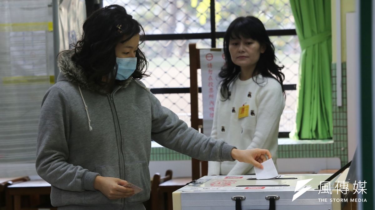 民眾參與罷免蔡正元投票。(楊子磊攝) 民眾參與罷免蔡正元投票。(楊子磊攝)