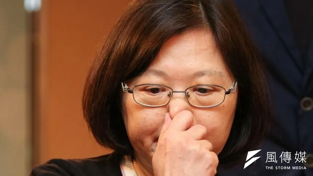 立法院臨時會召開在即,藍綠政黨依舊隔空叫陣,看不出重大法案順利過關的契機。(民進黨主席蔡英文主持政策擴大會議。余志偉攝)