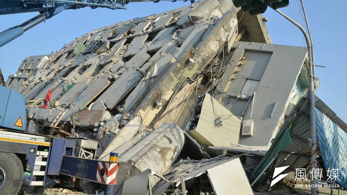 大地震重創南台灣(陳明仁攝) 大地震重創南台灣(陳明仁攝)