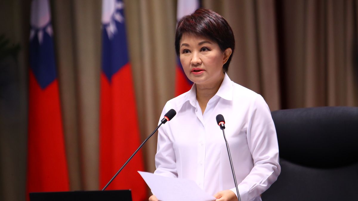 台中市長盧秀燕5日上午視察跨局處空品應變指揮中心時指示,這波空污因為氣候及地理環境造成,不是地方政府個別單打獨鬥可解決。(資料照,台中市政府提供) 台中市長盧秀燕5日上午視察跨局處空品應變指揮中心時指示,這波空污因為氣候及地理環境造成,不是地方政府個別單打獨鬥可解決。(資料照,台中市政府提供)