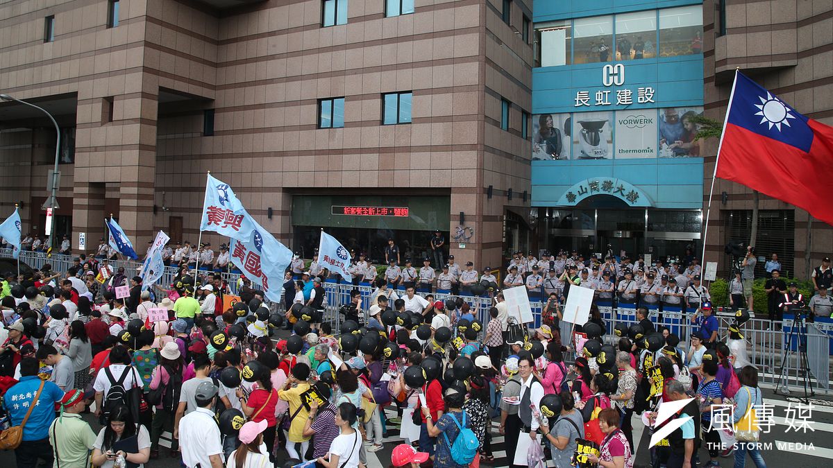 民進黨中央黨部遭韓國籍男子趙準基侵入,專案小組發現,趙男3日凌晨曾入住西門町某旅店,且僅待兩小時離去,讓警方撲空。(資料照,陳明仁攝) 民進黨中央黨部遭韓國籍男子趙準基侵入,專案小組發現,趙男3日凌晨曾入住西門町某旅店,且僅待兩小時離去,讓警方撲空。(資料照,陳明仁攝)