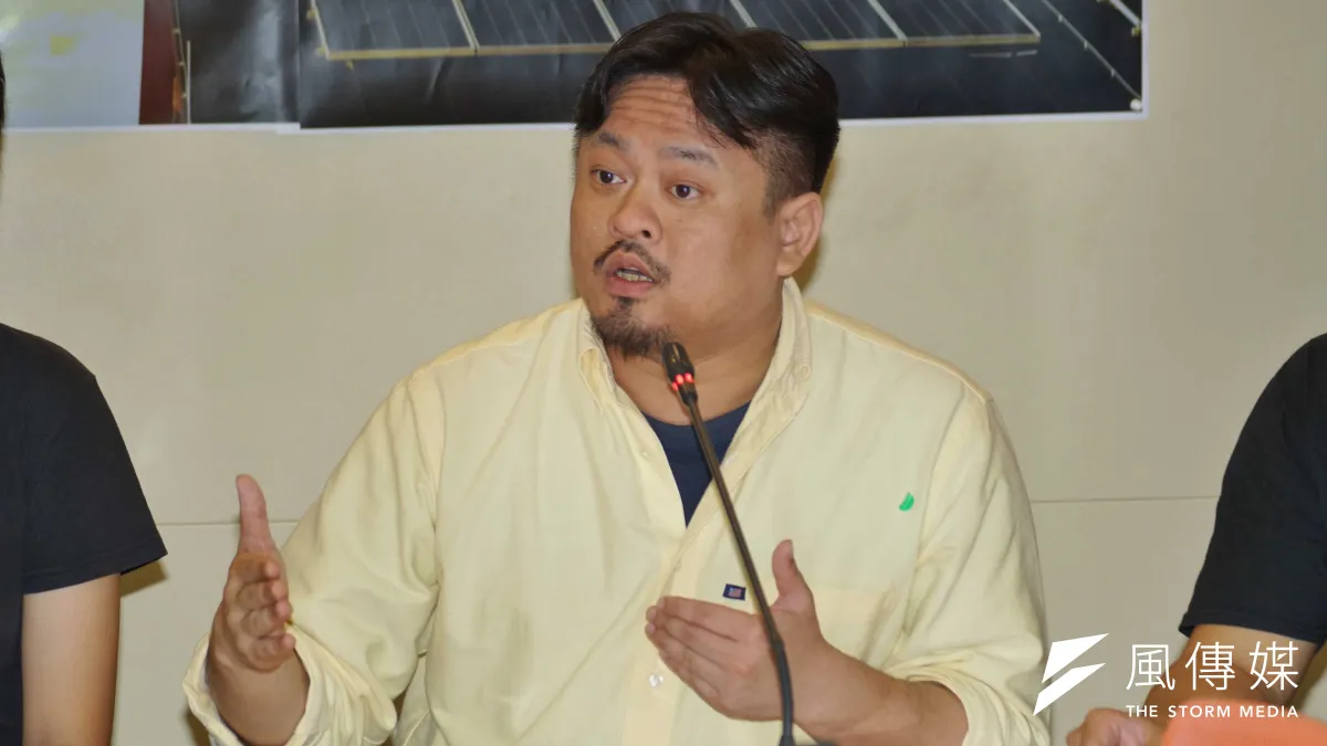 環團出身的綠委洪申翰表示,因為學者投入藻礁生態調查研究,才有現在的三接離岸方案。(資料照,盧逸峰攝)