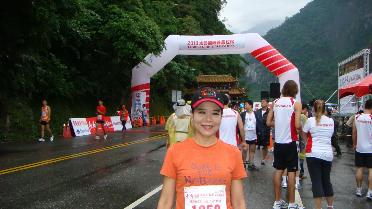 跑齡二十年的陳幸蕙已完成七場半馬和十七場全馬,更曾一度立志要完成一百場全馬。(陳幸蕙提供)
