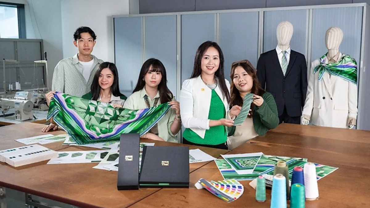THEi Debuts "Hong Kong's First Five-Year Plan" Team Badge, designing Ties and Scarves for CE and His Team in "Policy Address" for Second Year