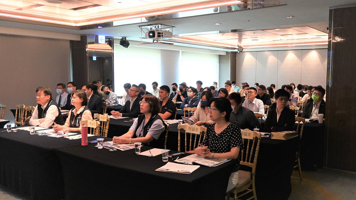 台中市政府經濟發展局28日於金典酒店舉辦招商說明會,吸引超過50家業者到場交流。(圖/臺中市政府經濟發展局) 台中市政府經濟發展局28日於金典酒店舉辦招商說明會,吸引超過50家業者到場交流。(圖/臺中市政府經濟發展局)