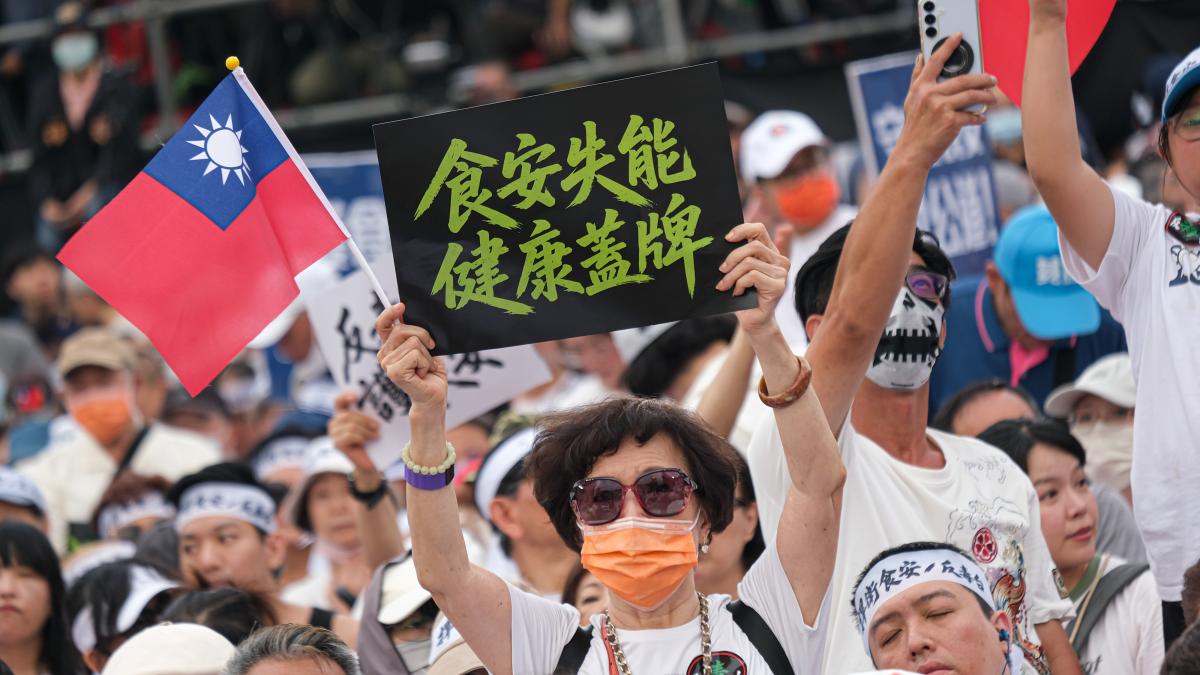 「萊爾校長」製作人PO反毒油影片被查水表 盧秀燕、朱立倫批賴政府打壓言論自由