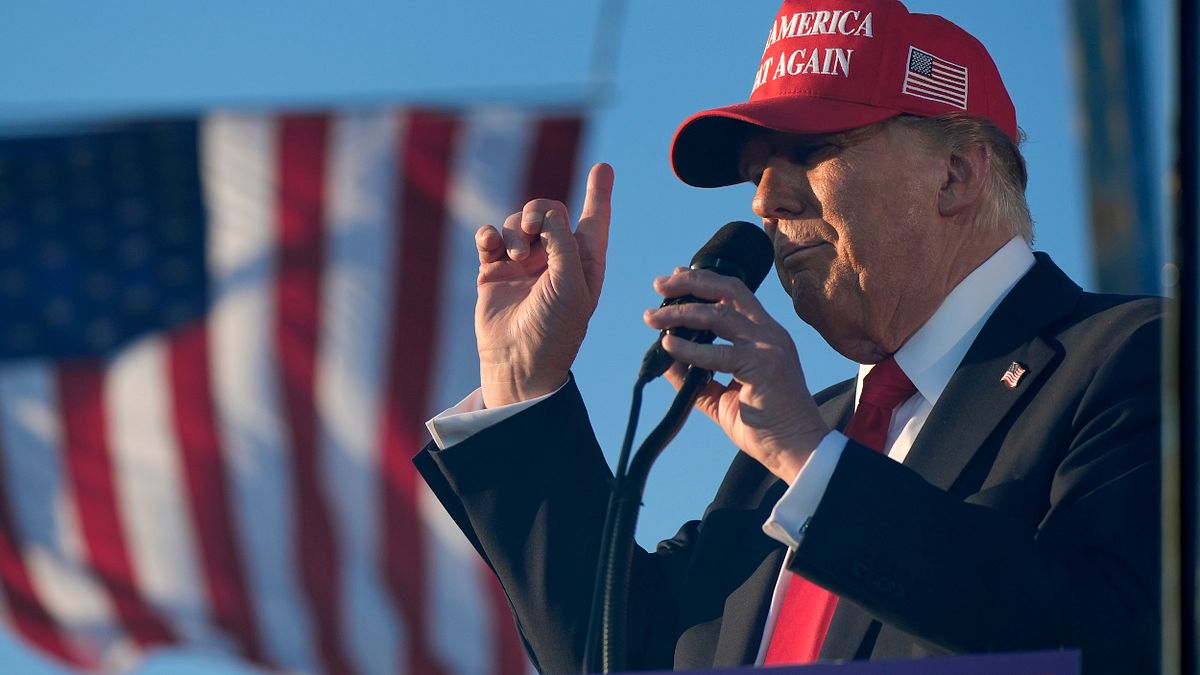 川普自2016年當選美國總統後,就減緩了美國民主黨的左傾速度。(資料照,美聯社) 川普自2016年當選美國總統後,就減緩了美國民主黨的左傾速度。(資料照,美聯社)