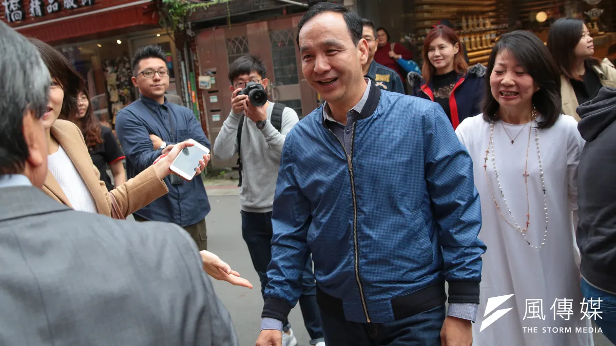針對2020總統大選黨內初選,前新北市長朱立倫5日提及全民調機制,朱表示感謝國民黨主席吳敦義的提醒,「我覺得我應該跟洪主席再一次的道歉」。(顏麟宇攝)