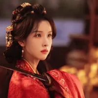 陳都霊(チェン・ドゥリン)は『翹楚』で、清純そうに見えて実はしたたかな鎮国長公主・楚朝(そ・ちょう)を演じている。(写真/Weiboより) 陳都霊(チェン・ドゥリン)は『翹楚』で、清純そうに見えて実はしたたかな鎮国長公主・楚朝(そ・ちょう)を演じている。(写真/Weiboより)