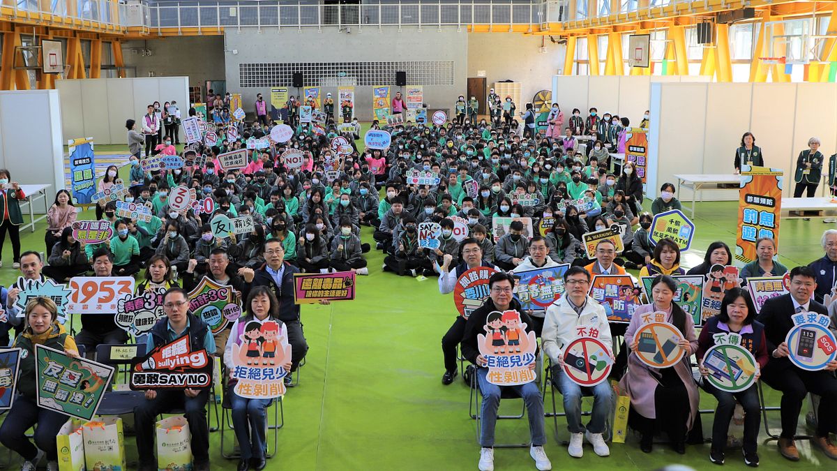 筆者指出現行反毒教育過於制式,唯有整合家庭關注、師生陪伴與情緒社交教育,才能真正將毒品拒於校園與孩子生命之外。圖為新北市政府舉辦「友善校園週擴大宣導活動」。(圖/新北市教育局提供) 筆者指出現行反毒教育過於制式,唯有整合家庭關注、師生陪伴與情緒社交教育,才能真正將毒品拒於校園與孩子生命之外。圖為新北市政府舉辦「友善校園週擴大宣導活動」。(圖/新北市教育局提供)