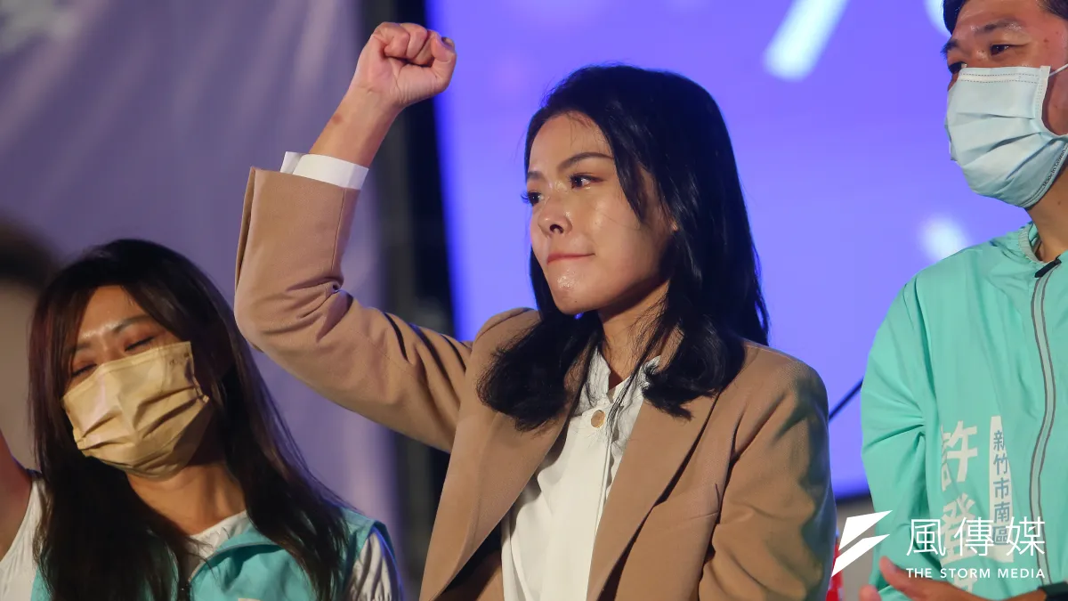 民眾黨立委高虹安將於12月25日就任新竹市長,不過12月15日她剛被北檢約談,之後以60萬交保,助理費官司陰霾短期內難散。(資料照,顏麟宇攝)
