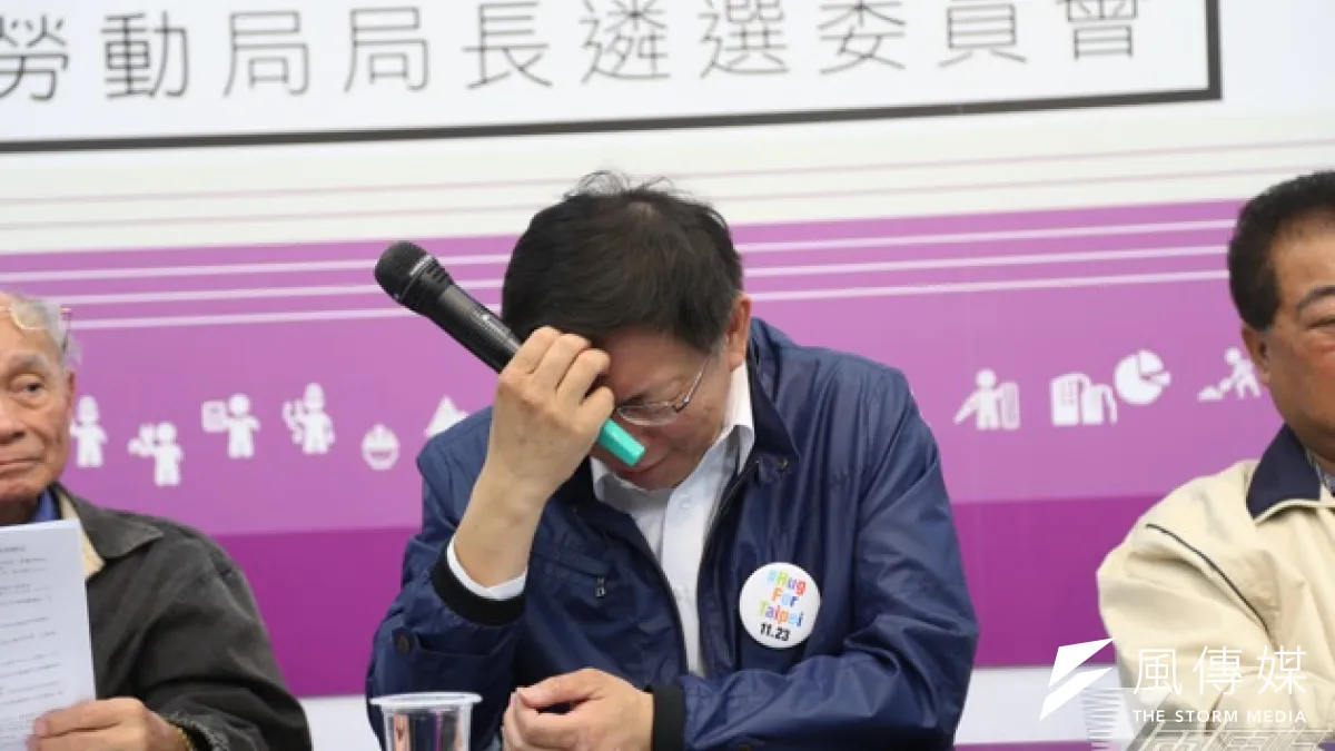 國安局長李翔宙今(20日)上午表示,建議候選人穿防彈衣以策安全。姚立明表示,接受國安局建議,柯文哲今晚到士林夜市掃街就會穿上防彈衣。(吳逸驊攝)