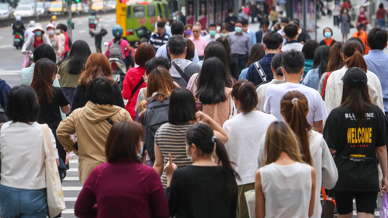 在台中國人暴增16萬?全台港澳、陸配人數曝光 拿定居證能投票、用健保嗎?