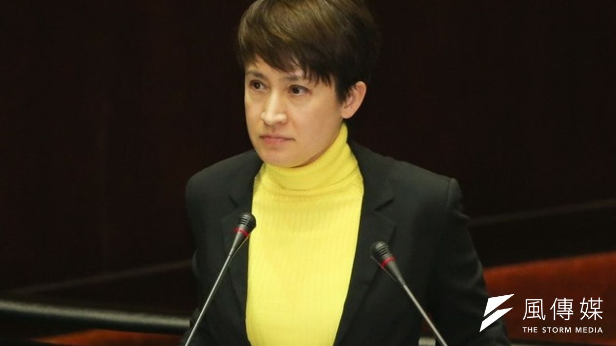 立委蕭美琴指出,3位學者本身參與政府的學術研究案,又跨足對岸的國家機構,這是否也是國安上的漏洞,國安局長李翔宙一時無法回答。(余志偉攝) 立委蕭美琴指出,3位學者本身參與政府的學術研究案,又跨足對岸的國家機構,這是否也是國安上的漏洞,國安局長李翔宙一時無法回答。(余志偉攝)